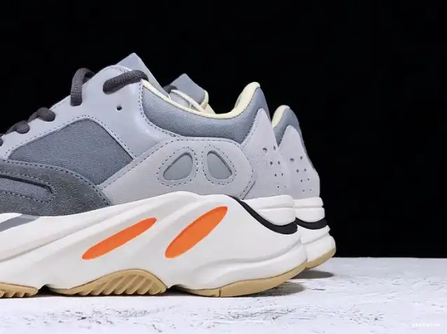 v2 'Magnet' 700 Adidas Boost FV9922 Yeezy 0615